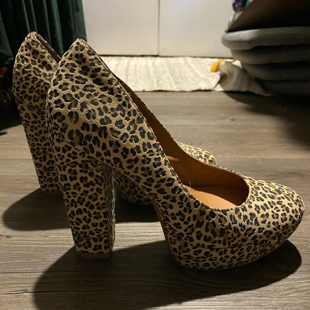 Gianni Bini leopard heels